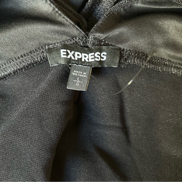 Express | Black Deep V-Neck Bodysuit with Back Bow - Picture 7 of 9